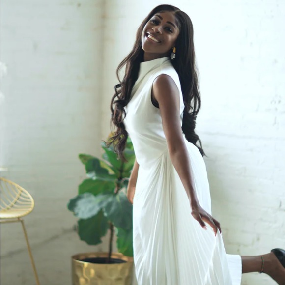 Pearl color  Plisse Dress  fits size 10 or 12 - Picture 2 of 7